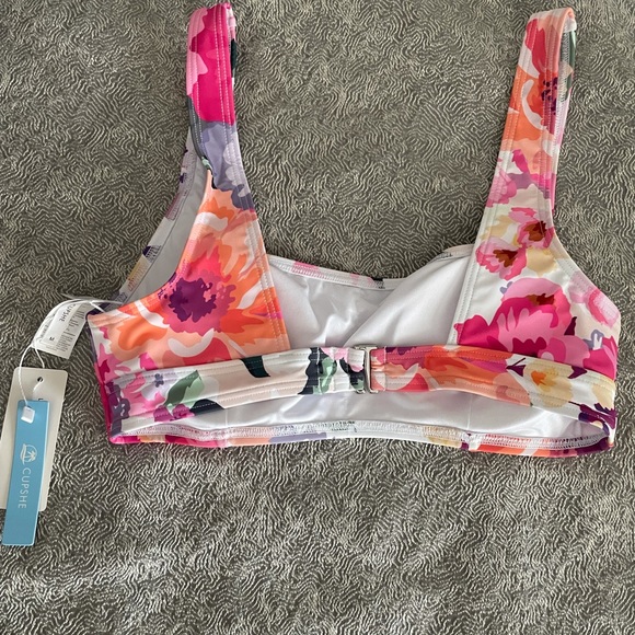 Cupshe bikini top. New with tags - Picture 6 of 8